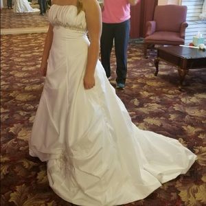 Wedding Dress-NEW!